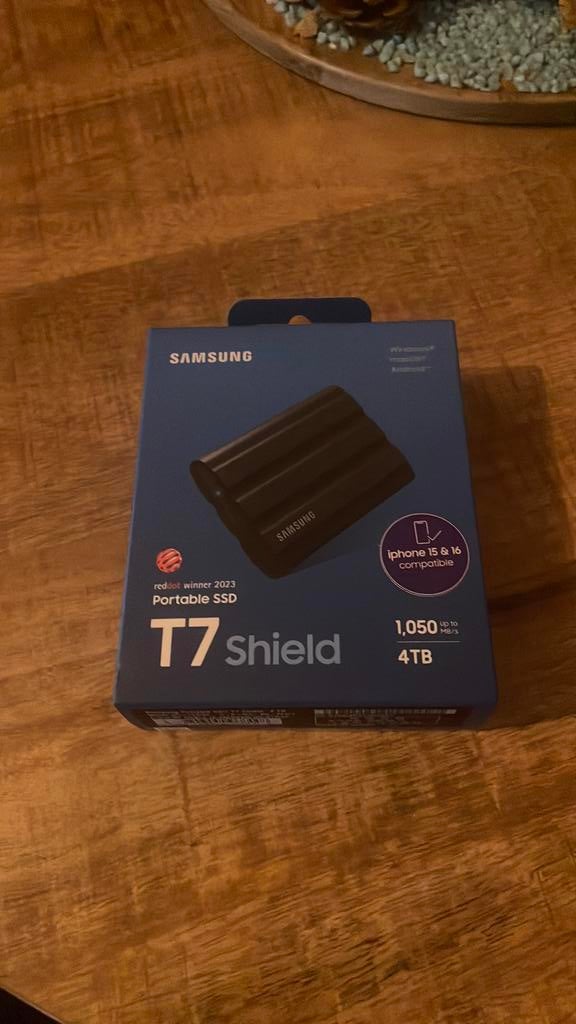 Samsung T7 Shield Portable SSD 4TB, Computers en Software, Harde schijven, SSD, Ophalen of Verzenden, Zo goed als nieuw, Laptop