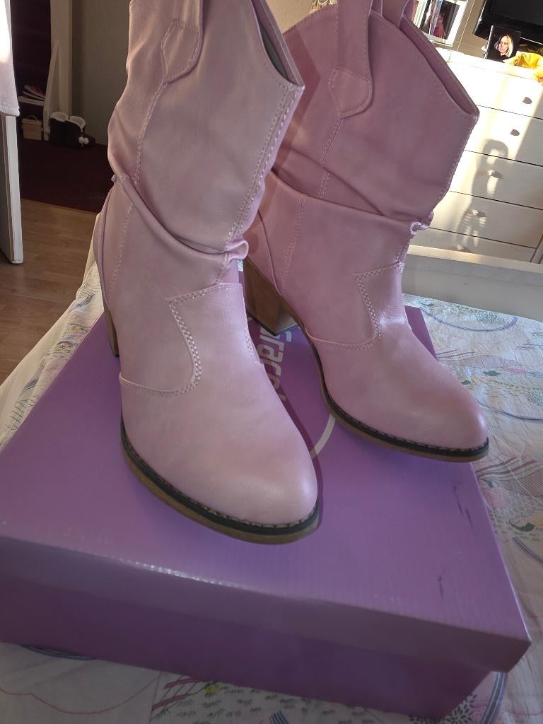 Nieuwe roze enkellaarsjes, Kleding | Dames, Schoenen, Lage of Enkellaarzen, Nieuw, Ophalen of Verzenden, Roze