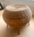 Rotan poef/bijzettafel - Rond en stijlvol 40x50 cm, Huis en Inrichting, Banken | Voetenbanken en Poefen, Ophalen, Gebruikt, Rond