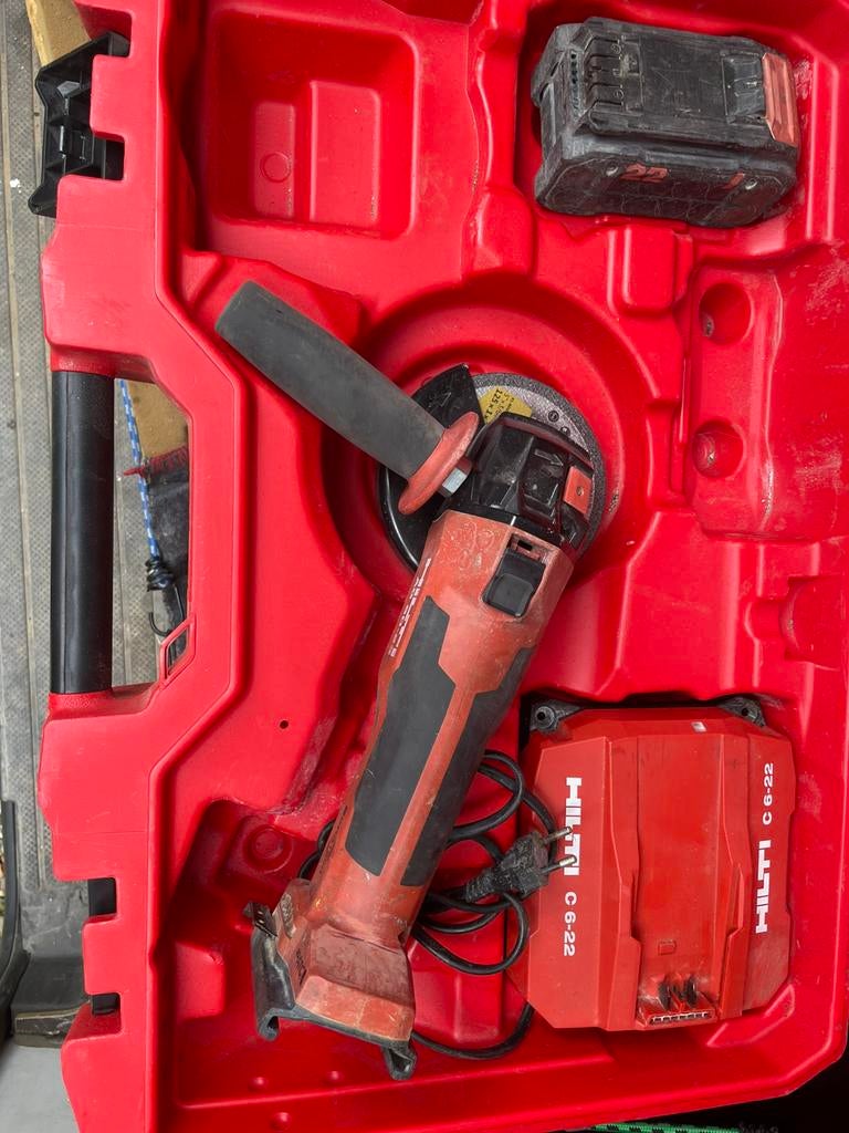 Hilti haakse slijper, Ophalen of Verzenden, Zo goed als nieuw, 1000 watt of meer, Haakse handslijpmachine