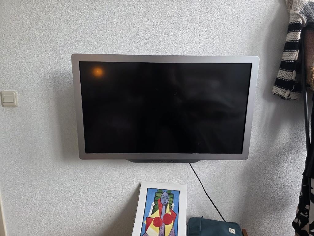 televisie 32" met ambilight en muurbeugel, Audio, Tv en Foto, Televisies, Ophalen, Philips, Gebruikt, 50 Hz