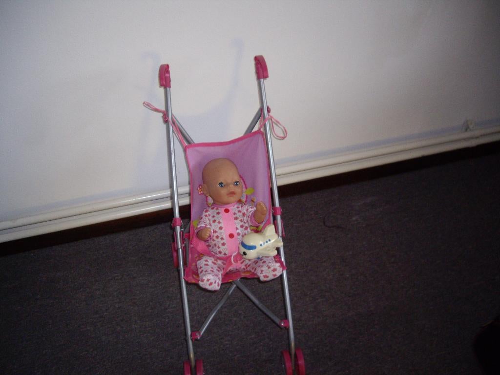 baby born pop met buggy, Kinderen en Baby's, Speelgoed | Poppen, Ophalen, Zo goed als nieuw, Babypop