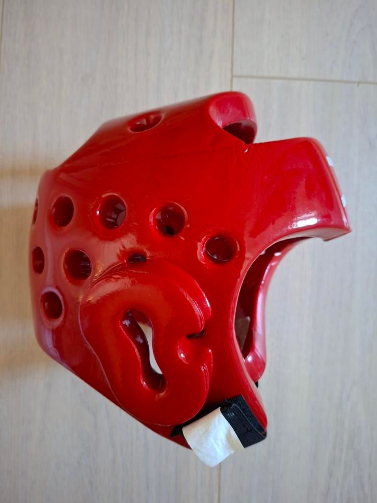 Rode hoofdbeschermer kickboksen voor kinderen - Maat S, Gebruikt, Overige, Vechtsportbescherming, Ophalen of Verzenden