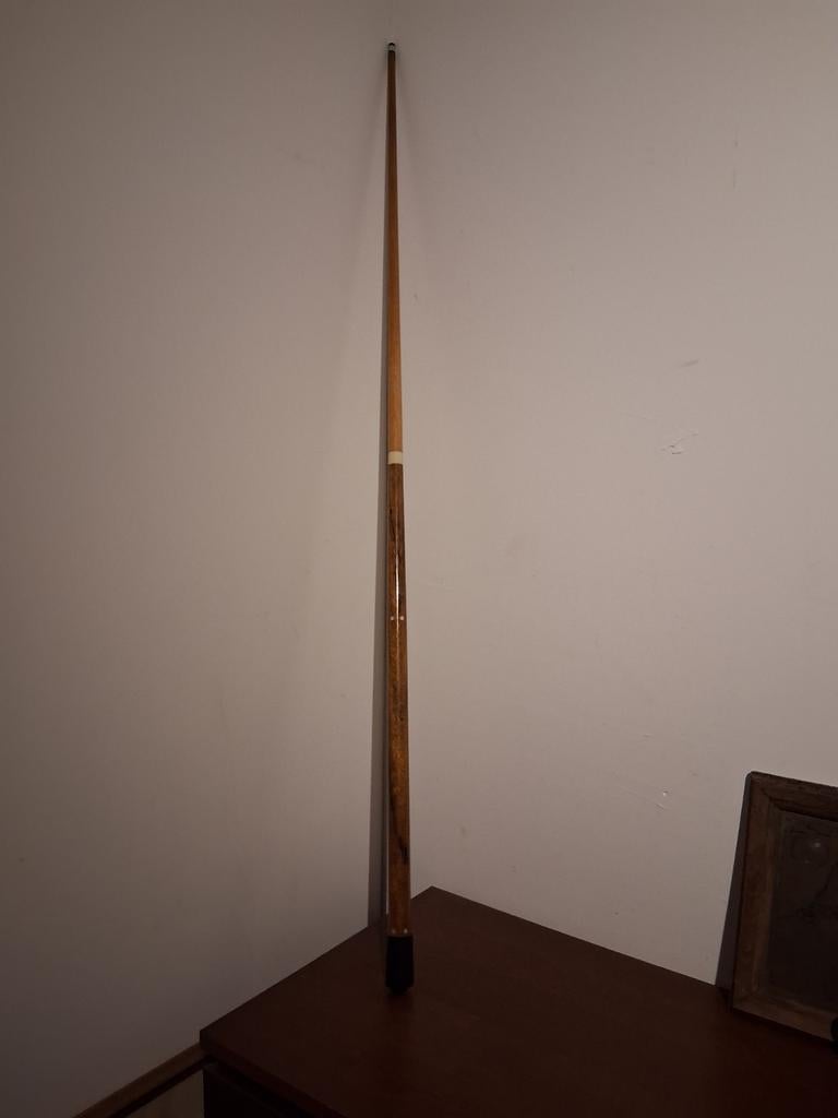 Mooie biljart keu - 141 cm lang, Ophalen of Verzenden, Gebruikt, Keu of Ballen