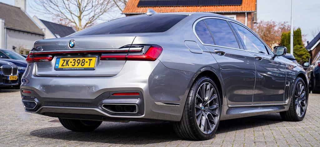 BMW 7-serie 750i xDrive High Executive | Panorama | Luxe Led, Automaat, 1940 kg, Gebruikt, 4395 cc