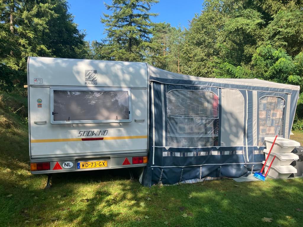 Knaus Sudwind caravan, Vast bed, Treinzit, Particulier, Luifel