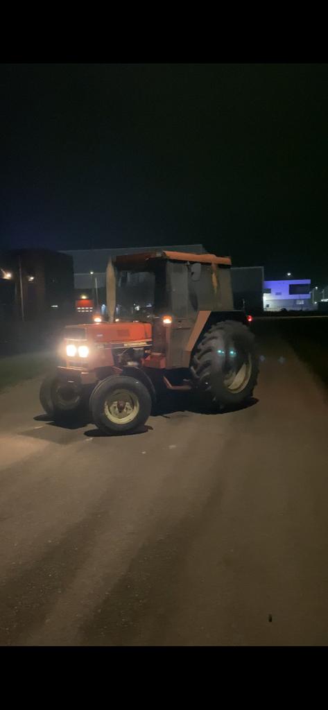 International 633 met stuurbekrachtiging, Zakelijke goederen, Agrarisch | Tractoren, Ophalen, Gebruikt, 2500 tot 5000, Case IH