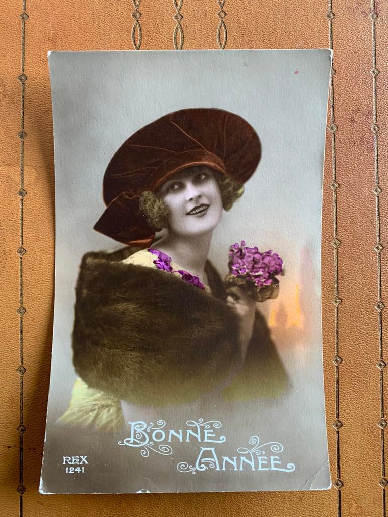 1923 Bonne Année - dame met hoed, Ophalen of Verzenden, 1920 tot 1940, Gelopen, Feest(dag)