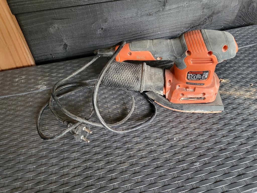 Elektrische schuurmachine Black & Decker verbouwing huis, Ophalen of Verzenden, Gebruikt, 600 tot 1200 watt, Vlakschuurmachine