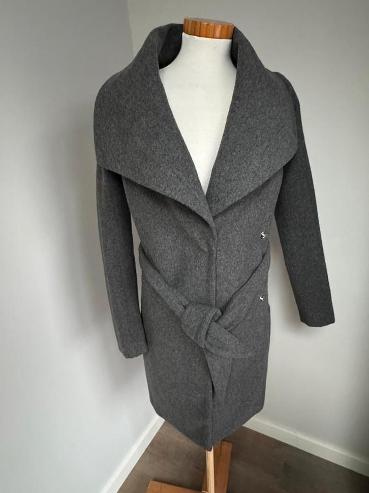 327 Dames lange jas, Kleding | Dames, Jassen | Winter, Zo goed als nieuw, Maat 34 (XS) of kleiner, Grijs, Ophalen of Verzenden