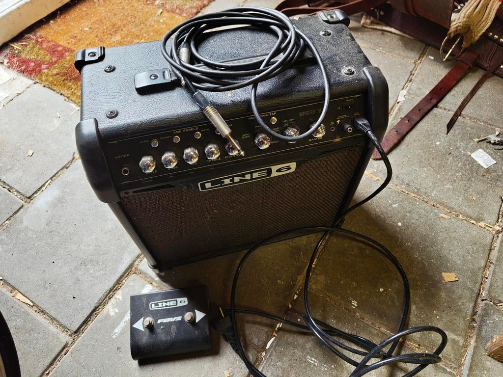 Line 6 Spider IV 15 Gitaarversterker met FBV2 Voetschakelaar, Muziek en Instrumenten, Versterkers | Bas en Gitaar, Ophalen of Verzenden