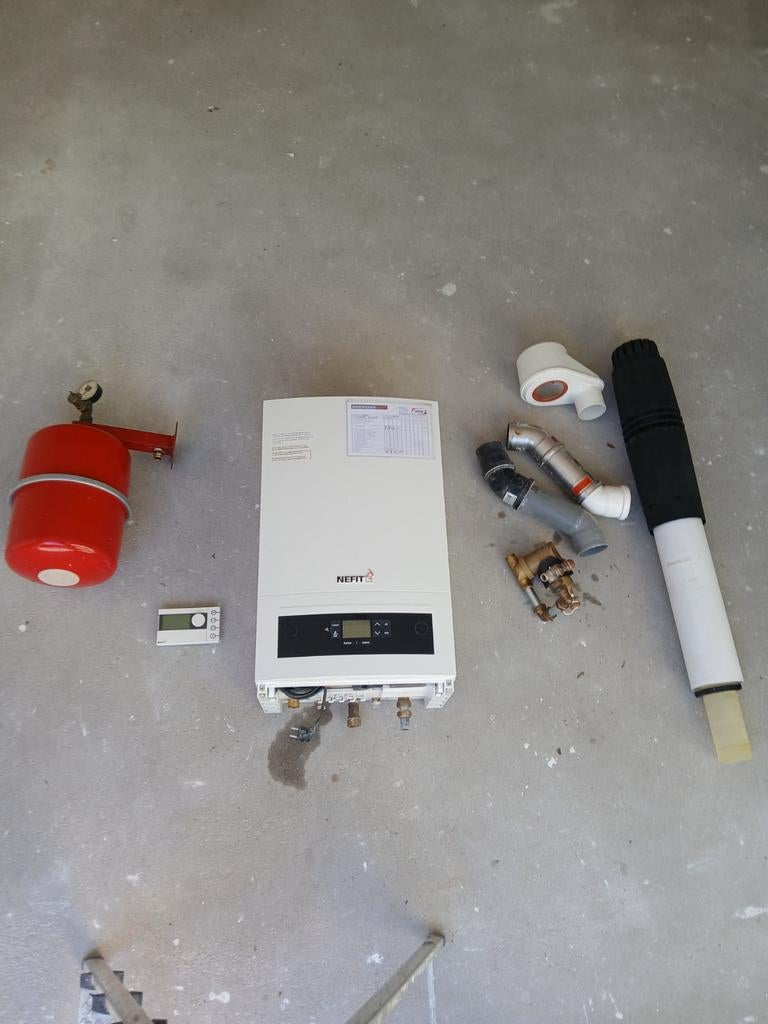 Nefit trendline CV-ketel met thermostaat en accessoires, Ophalen, Gebruikt, Hoog rendement (Hr), Cv-ketel of Combi-ketel