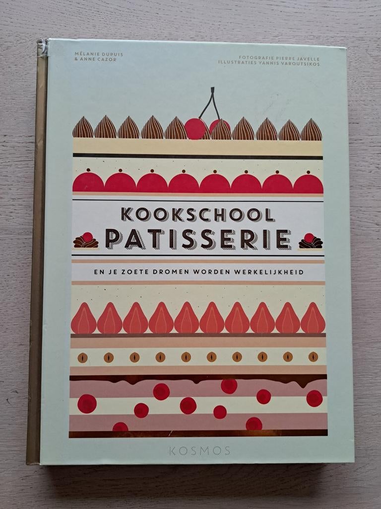 KOOKSCHOOL PATISSERIE

(kleine beschadiging), Boeken, Ophalen of Verzenden, Zo goed als nieuw