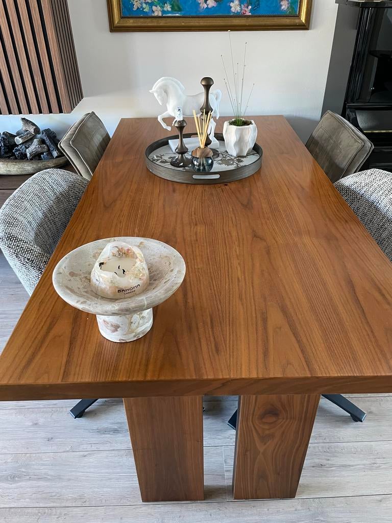 Mooie houten eettafel – warme walnoot uitstraling, Huis en Inrichting, Tafels | Eettafels, Ophalen, Gebruikt, 50 tot 100 cm, 150 tot 200 cm