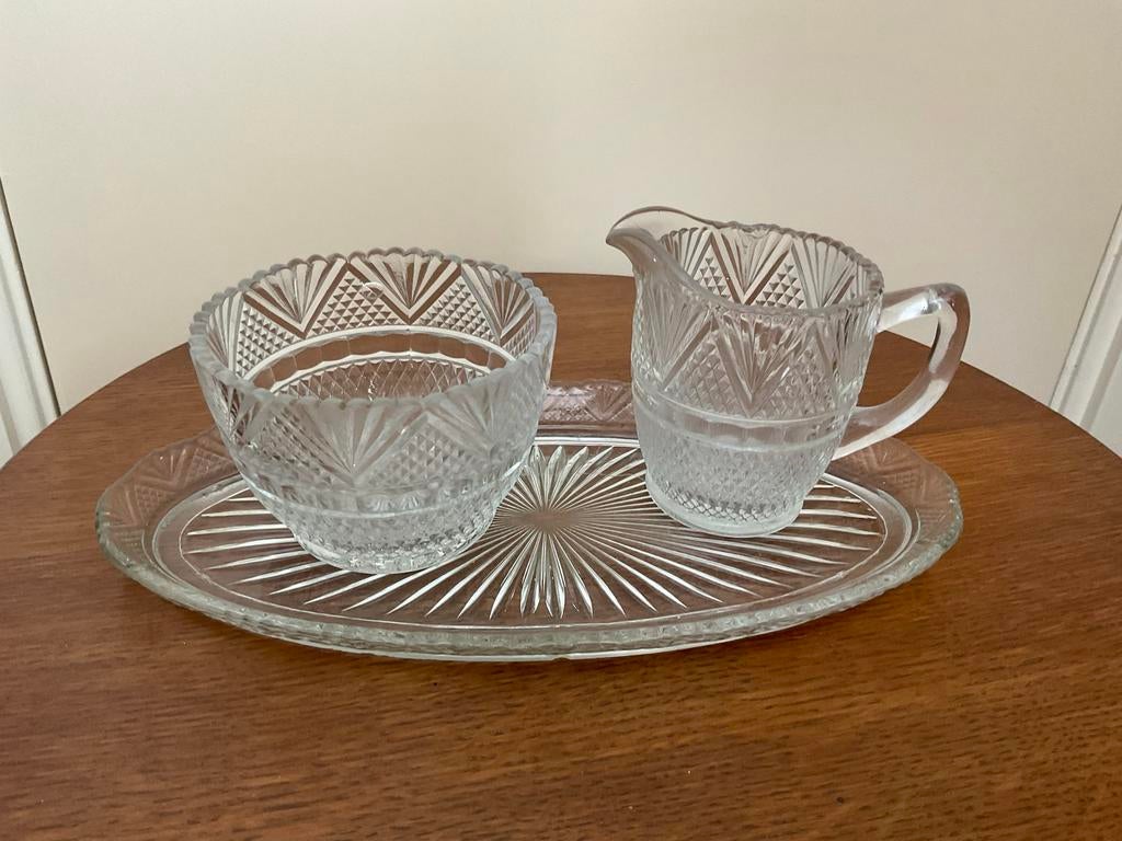 Wilhelmina waaier ruit geperst glas suiker- en melkstel, Ophalen of Verzenden