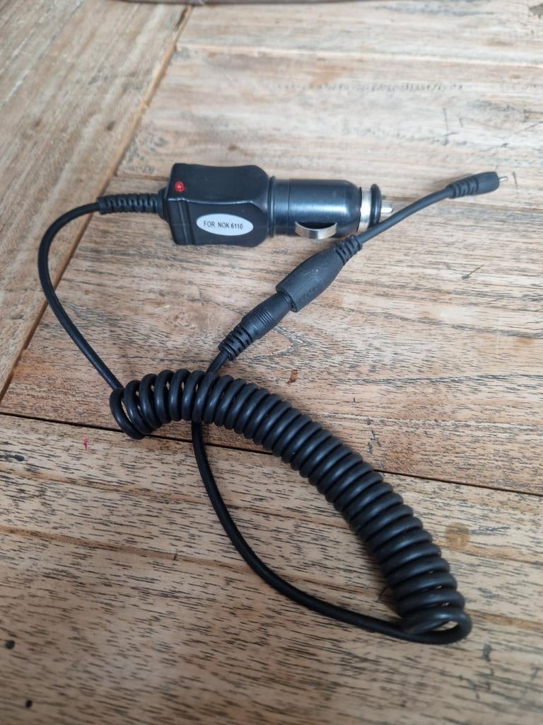 Auto-oplader voor Nokia 6110 - Handig voor onderweg, Telecommunicatie, Mobiele telefoons | Telefoon-opladers, Ophalen of Verzenden