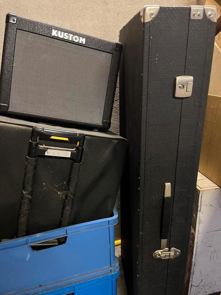 Te koop: elektrische piano, floormonitoren, projector etc, Muziek en Instrumenten, Keyboards, Gebruikt, Overige aantallen, Korg