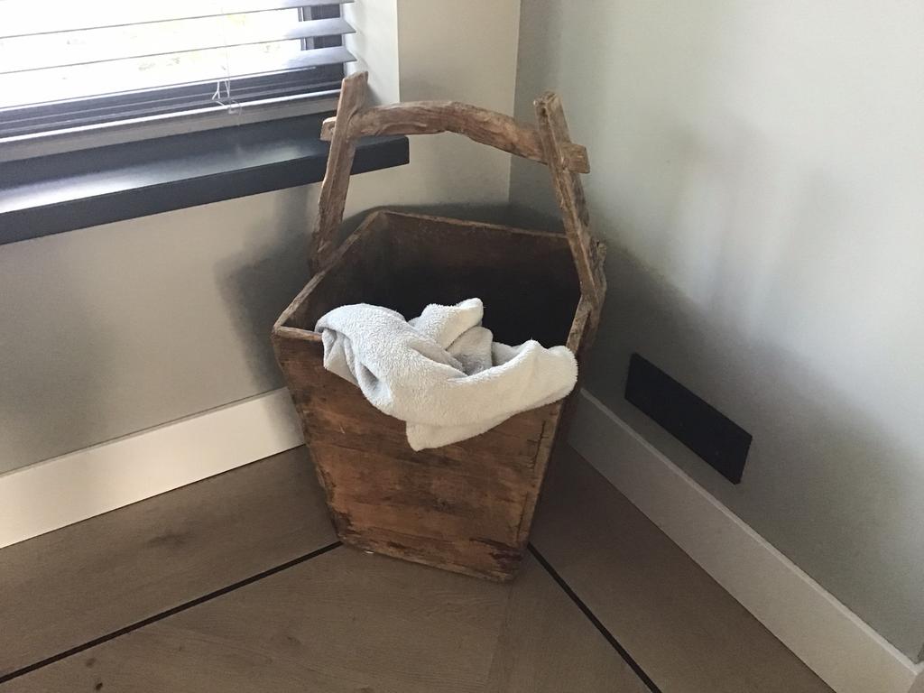 Krantenbak oude graan rijstbak fijn als lectuur of houtbak, Huis en Inrichting, Woonaccessoires | Schalen en Manden, Ophalen of Verzenden