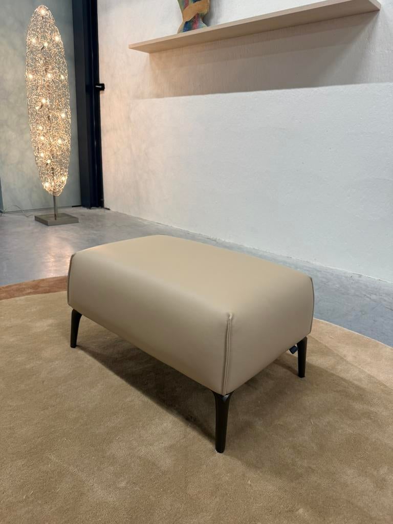 Nieuw Leolux Mayon Voetenbank Ceras Shell Hocker poef