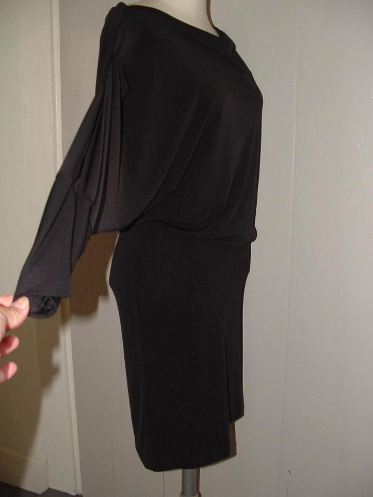 Rinascimento little black dress jurk maat M = maat 38, Kleding | Dames, Jurken, Zo goed als nieuw, Maat 38/40 (M), Zwart, Boven de knie