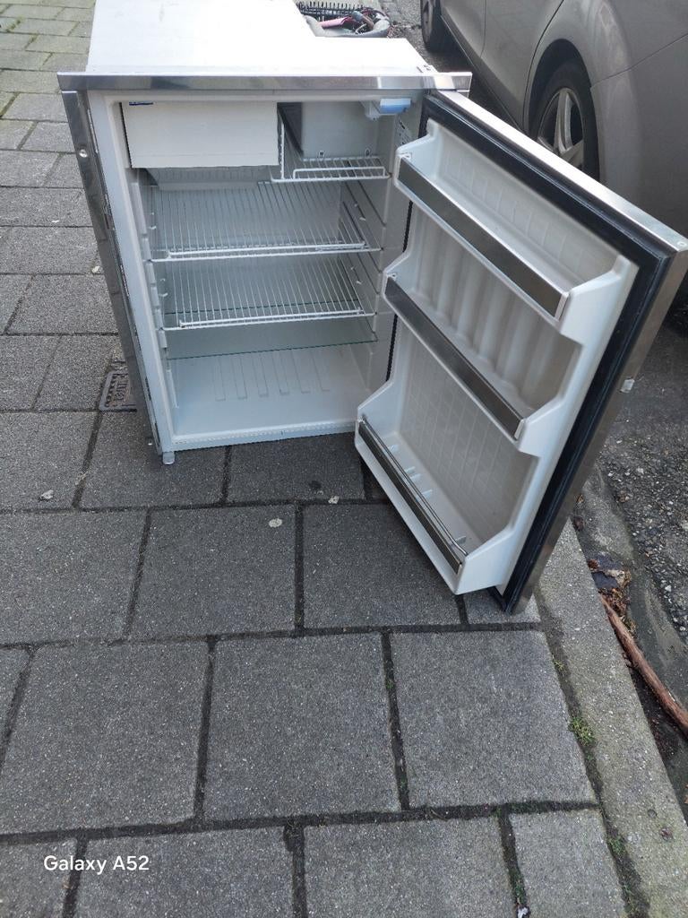 Indel b isotherm compressor koelkast op 12v 24v, Ophalen of Verzenden, Gebruikt, Kombuis en Sanitair