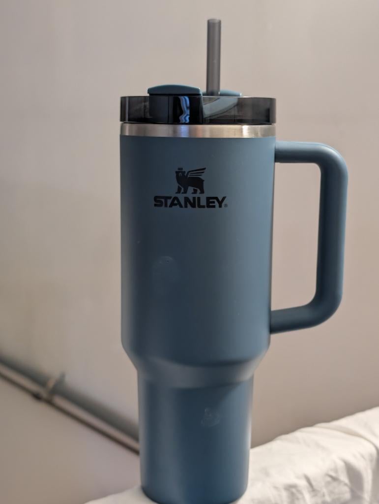 Stanley Quencher H2.0 Tumbler – FlowState (lichte schade), Sport en Fitness, Bidons, Ophalen of Verzenden, Zo goed als nieuw