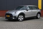 MINI Clubman 1.5 Cooper Essential 136PK | automaat | camera, Auto's, Mini, Gebruikt, 715 kg, Grijs, Lichtsensor