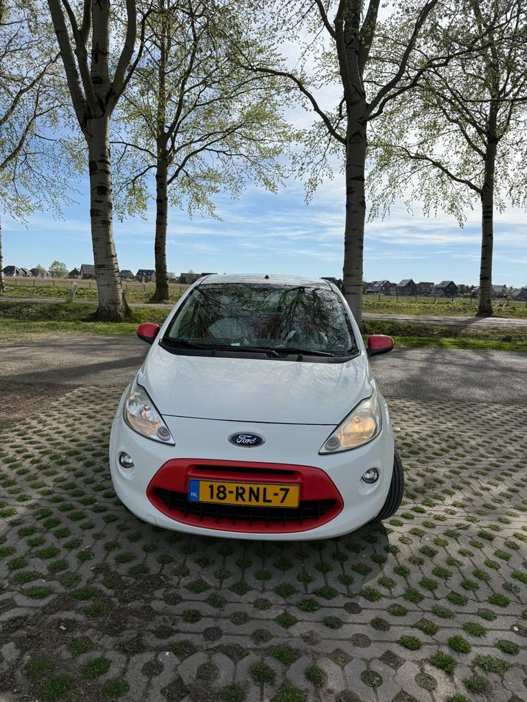 Ford Ka 1.2 69pk 2011 Wit, Auto's, Voorwielaandrijving, 1242 cc, 4 cilinders, 4 stoelen