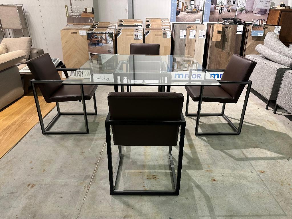 NIEUWSTAAT Leolux Window Tafel NP €3500 + GARANTIE, Eettafel Design Tafel, Leolux, https://www.leolux.nl/, Vierkant