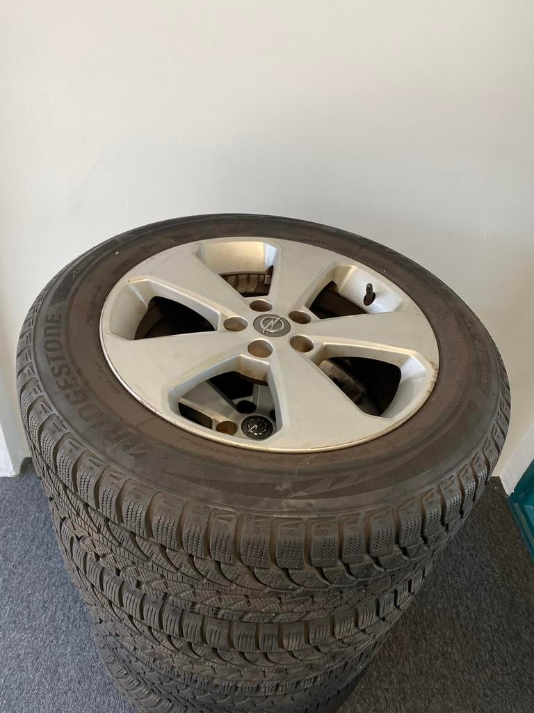 Opel Mokka velgen met winter banden 215/60 R17, Ophalen, Overige, 215 mm, Banden en Velgen