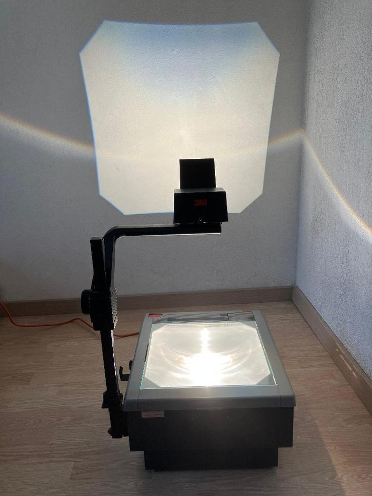 Vintage 3M overhead projector met sheets, Audio, Tv en Foto, Overige Audio, Tv en Foto, Gebruikt, Ophalen