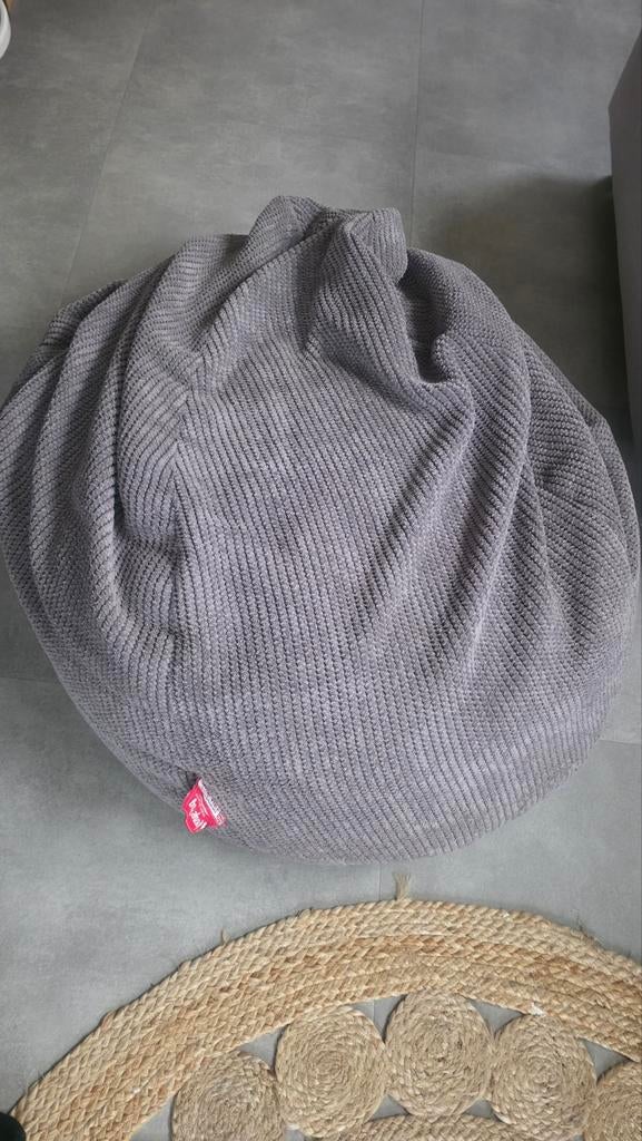 Loungepug Klassieke Zitzak Stoel Pompom Antraciet, Huis en Inrichting, Zitzakken, Ophalen of Verzenden, Gebruikt, Grijs, Zitzak