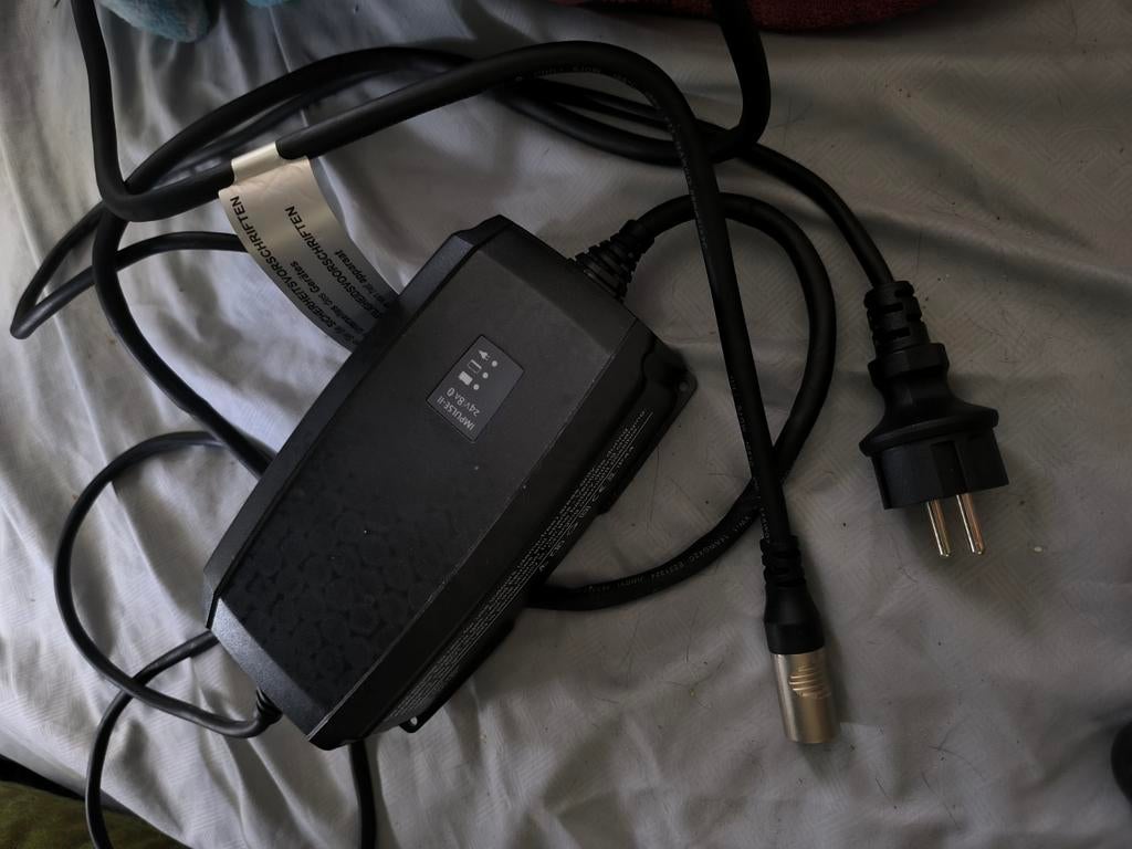 scootmobiel lader elecktrisch, Fietsen en Brommers, Elektrische fietsen, Ophalen, Zo goed als nieuw, Overige merken