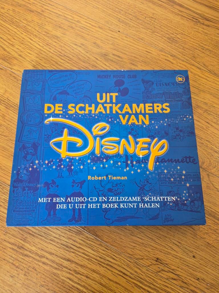 Uit de Schatkamers van Disney Boek met CD, Verzamelen, Ophalen of Verzenden, Overige figuren, Zo goed als nieuw, Papier, Kaart of Schrift