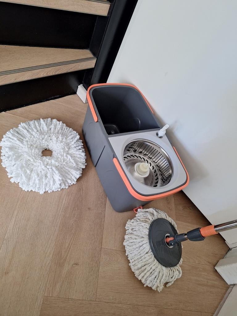 Dweil met centrifuge systeem, Ophalen, Dweilemmer, -bak, of -wagen