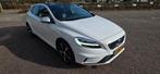 Volvo V40 1.5 T3 153PK Geartronic 2020 Polar+ Sport R-Design, Auto's, Volvo, 1498 cc, Zwart, 4 cilinders, 700 kg