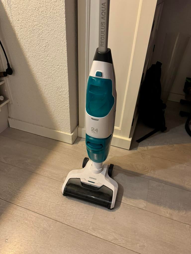 Leifheit stofzuiger en dweil in 1, Ophalen of Verzenden, Zo goed als nieuw, Reservoir, Waterstofzuiger