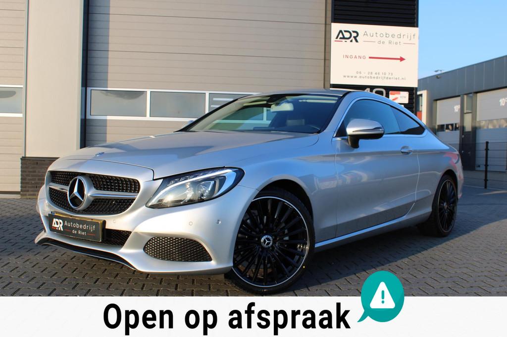 Mercedes-Benz C-klasse Coupé 180 Prestige AMG / Full Led /, Auto's, Achterwielaandrijving, Gebruikt, 4 stoelen, Handgeschakeld