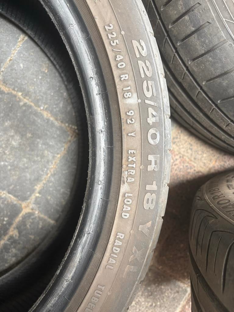 3 Zomerbanden 225/40 R18, Auto-onderdelen, Banden en Velgen, Ophalen, 18 inch, Gebruikt, Band(en)