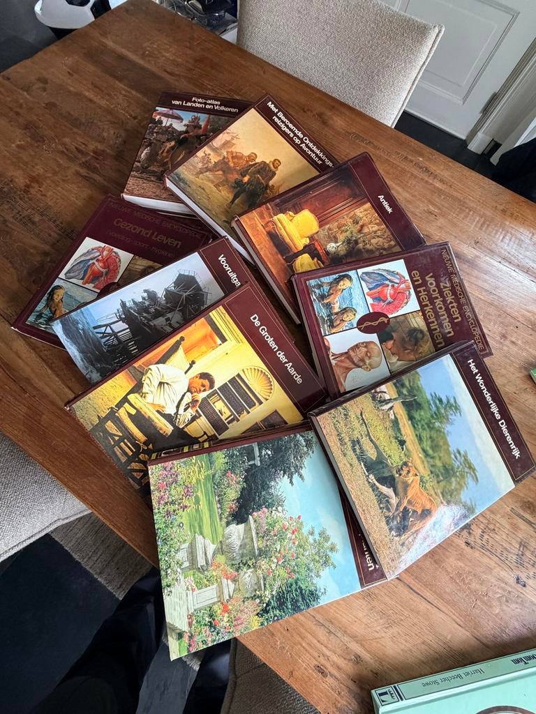 Universum Encyclopedie Boekenreeks - 9 Delen, Boeken, Ophalen of Verzenden, Gelezen