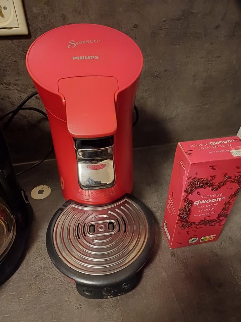 Philips Senseo koffiezetapparaat rood, Gebruikt, Koffiemachine, Ophalen of Verzenden, 2 tot 4 kopjes