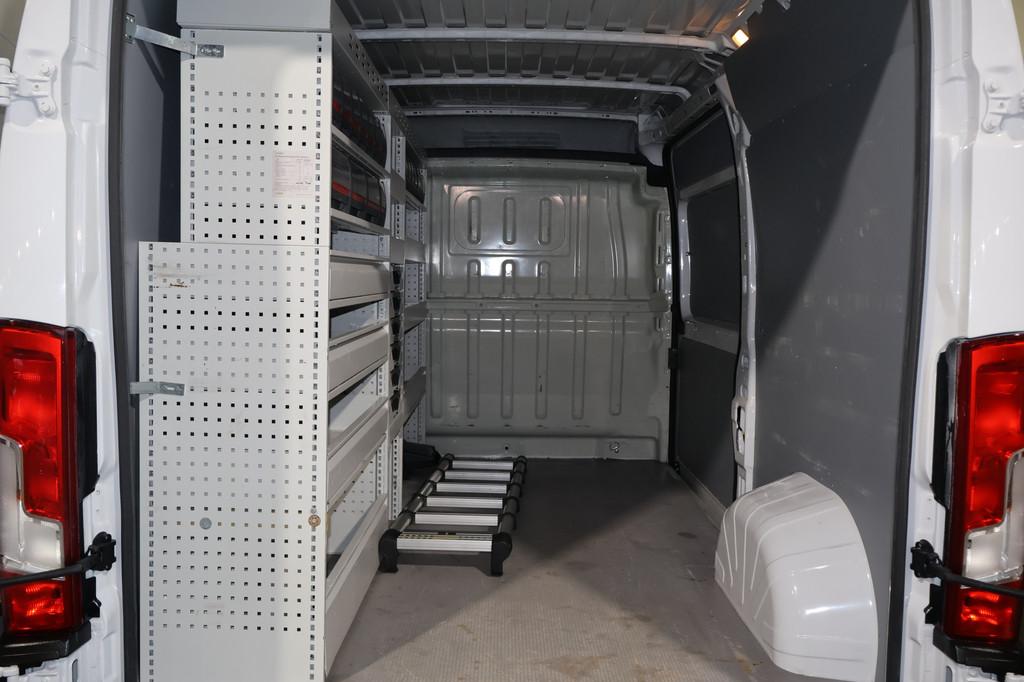 Fiat Ducato 2.3 MultiJet L2 H2 Imperiaal Trekhaak (bj 2021), Auto's, Bestelauto's, Voorwielaandrijving, Gebruikt, Euro 6, Wit