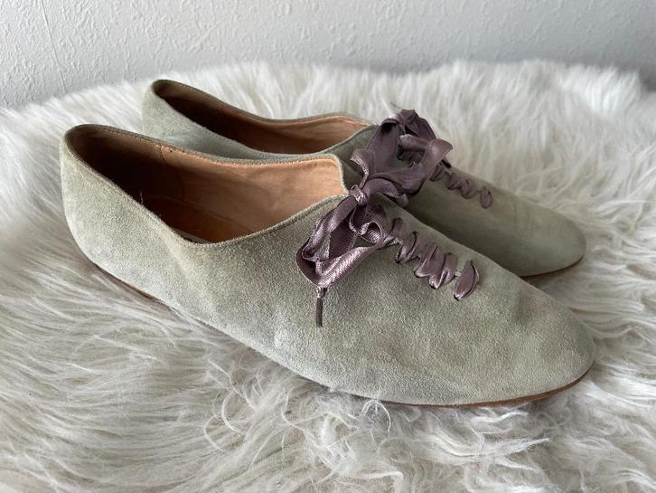 Esprit schoenen lichtblauw suède 40, Kleding | Dames, Schoenen, Gedragen, Schoenen met lage hakken, Blauw, Ophalen of Verzenden