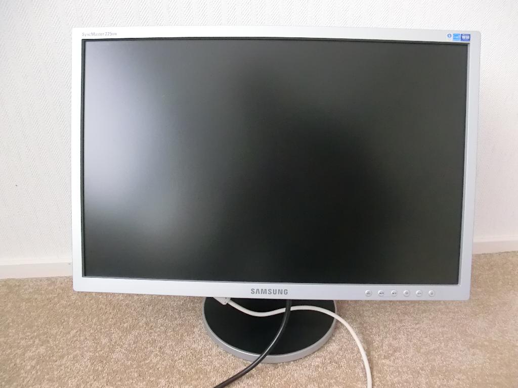 Samsung Monitor type SyncMaster 225bw, Ophalen, Gebruikt, Kantelbaar, Samsung, MSI