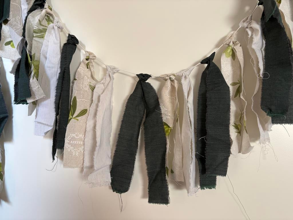 Tasselslinger 7 meter lang - Groen en Wit, Ophalen of Verzenden, Nieuw, Versiering, Verjaardag