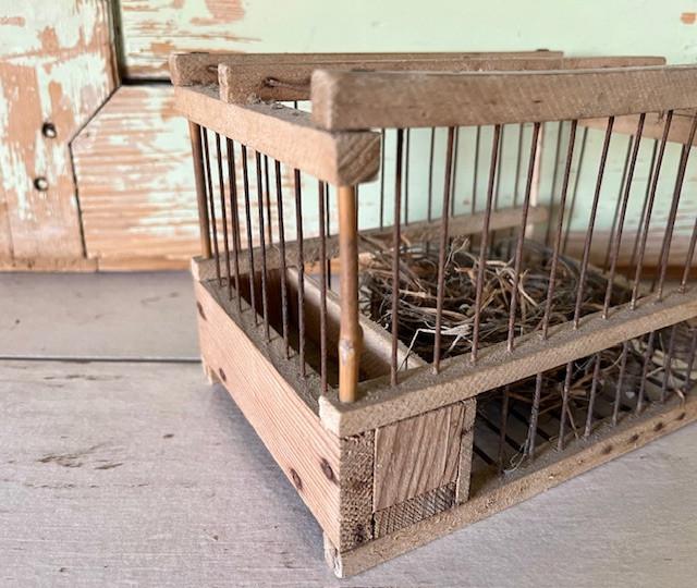 Vintage Frans vogelkooitje van hout en metaal met nestje, Antiek en Kunst, Ophalen of Verzenden