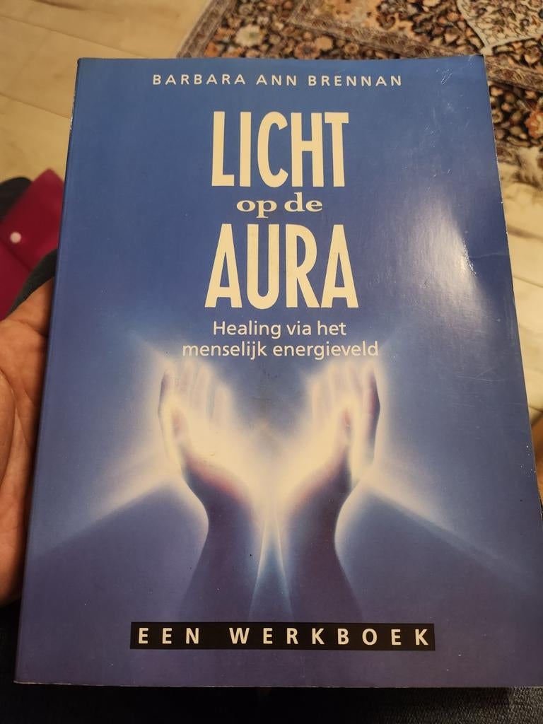 Licht op de Aura - Healing via het menselijk energieveld, Boeken, Esoterie en Spiritualiteit, Ophalen of Verzenden, Spiritualiteit algemeen
