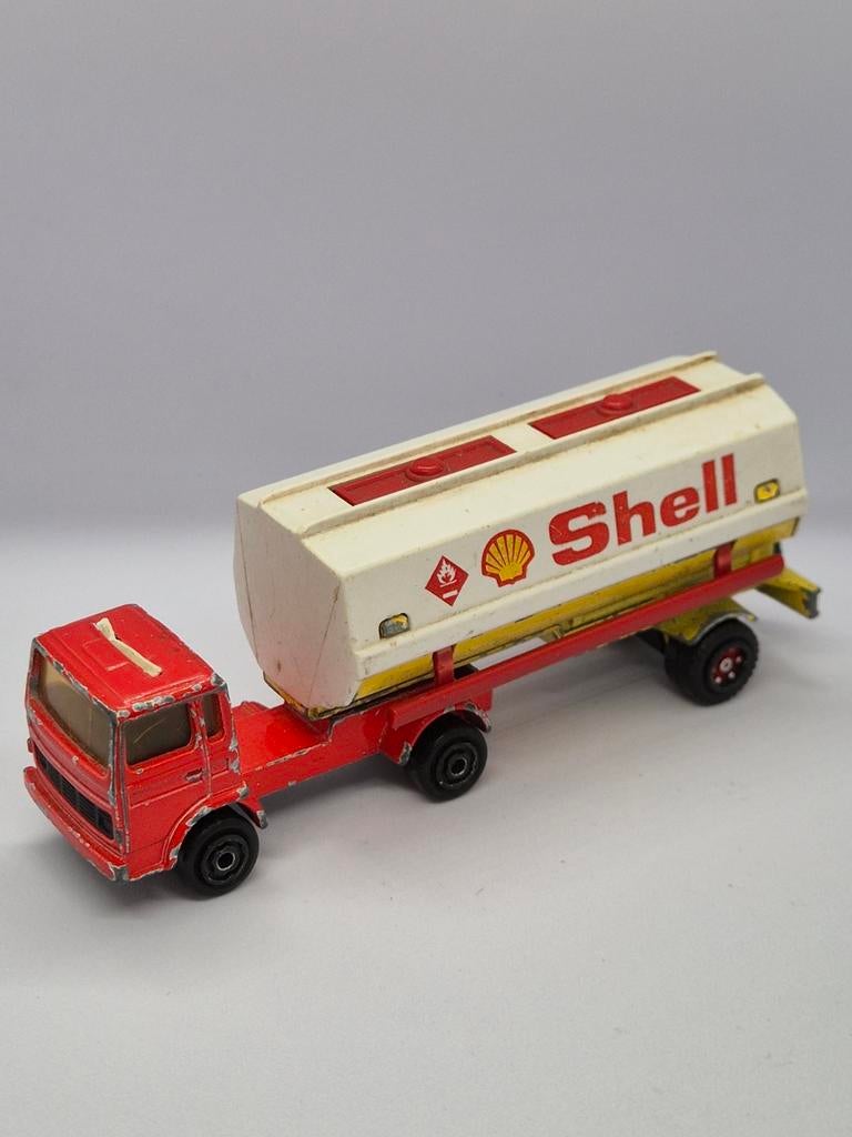 Vrachtwagen met Shell brandstof trailer, Ophalen of Verzenden