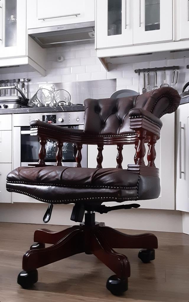 Chesterfield Bureaustoel Captain's Office Chair, Antiek en Kunst, Ophalen