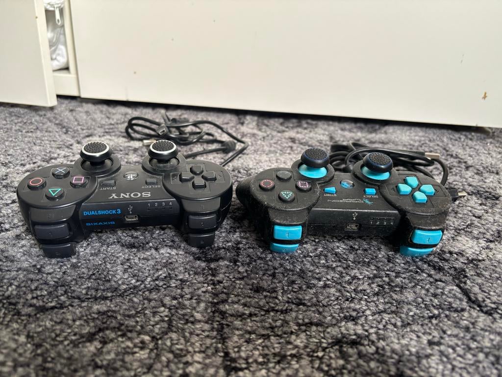 2 PlayStation 3 controllers met kabel, Gebruikt, PlayStation 3, Ophalen of Verzenden, Controller